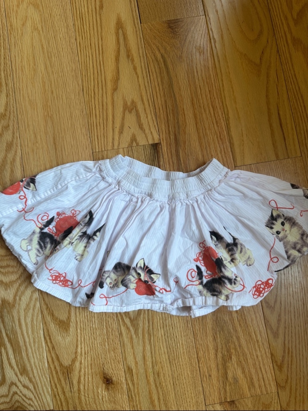 Morley white and pink stripe skirt with kitten & yarn print. Size 6 girls